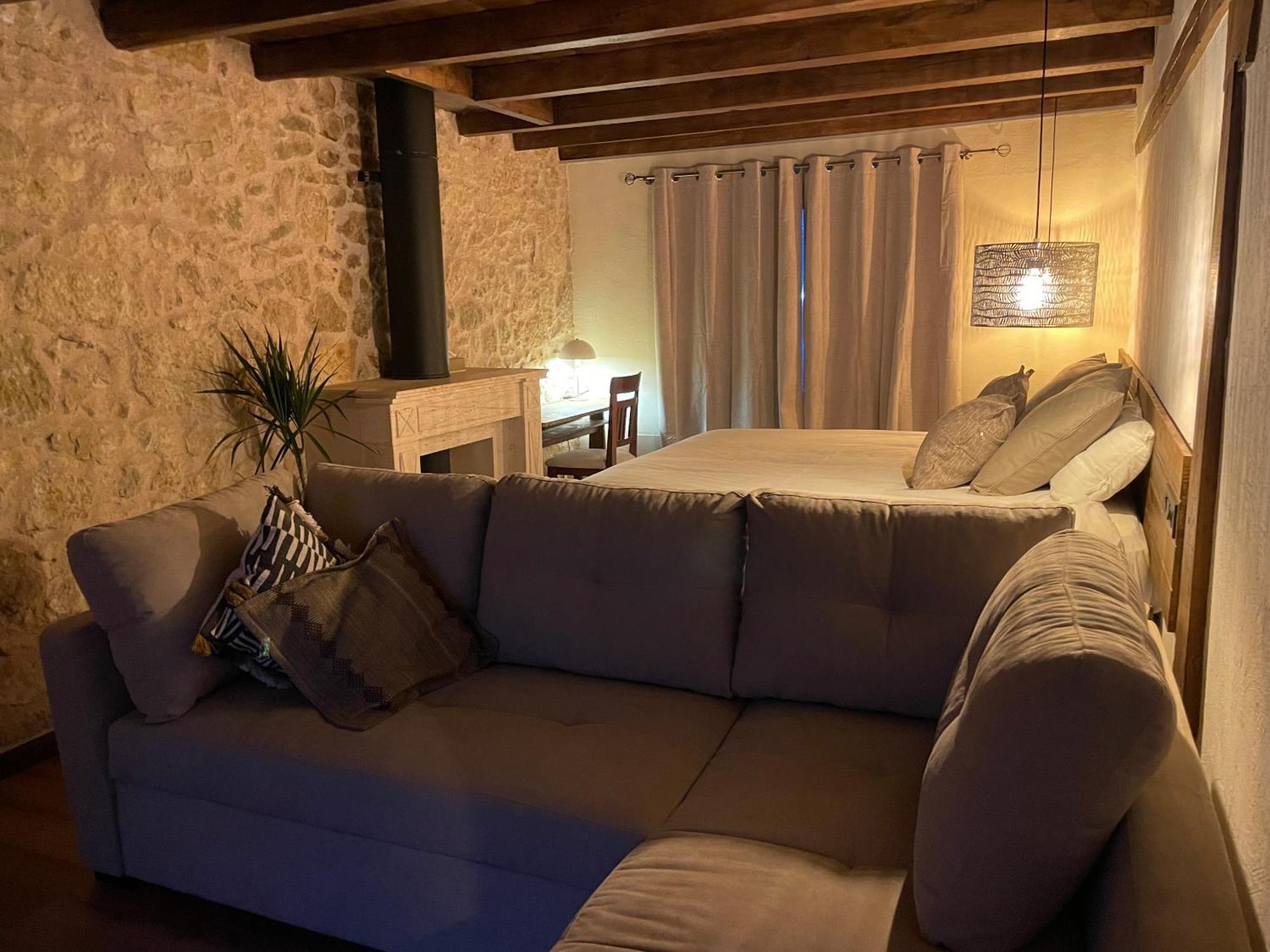 La Casa Del Cantero Pinilla del Valle Eksteriør bilde
