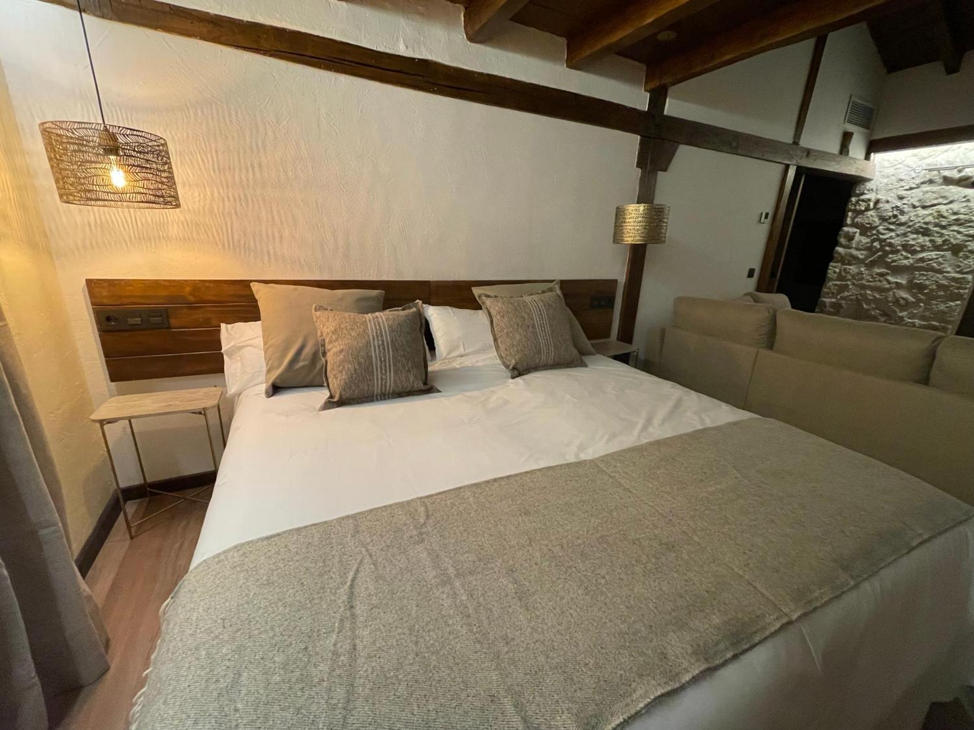 La Casa Del Cantero Pinilla del Valle Eksteriør bilde