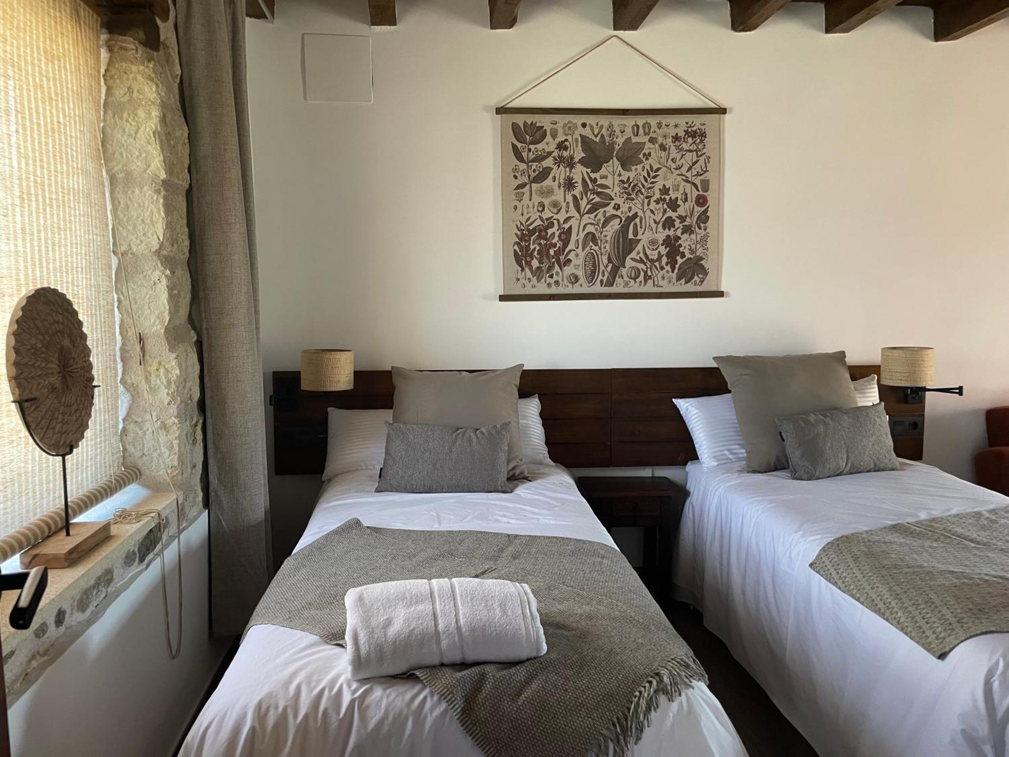 La Casa Del Cantero Pinilla del Valle Eksteriør bilde
