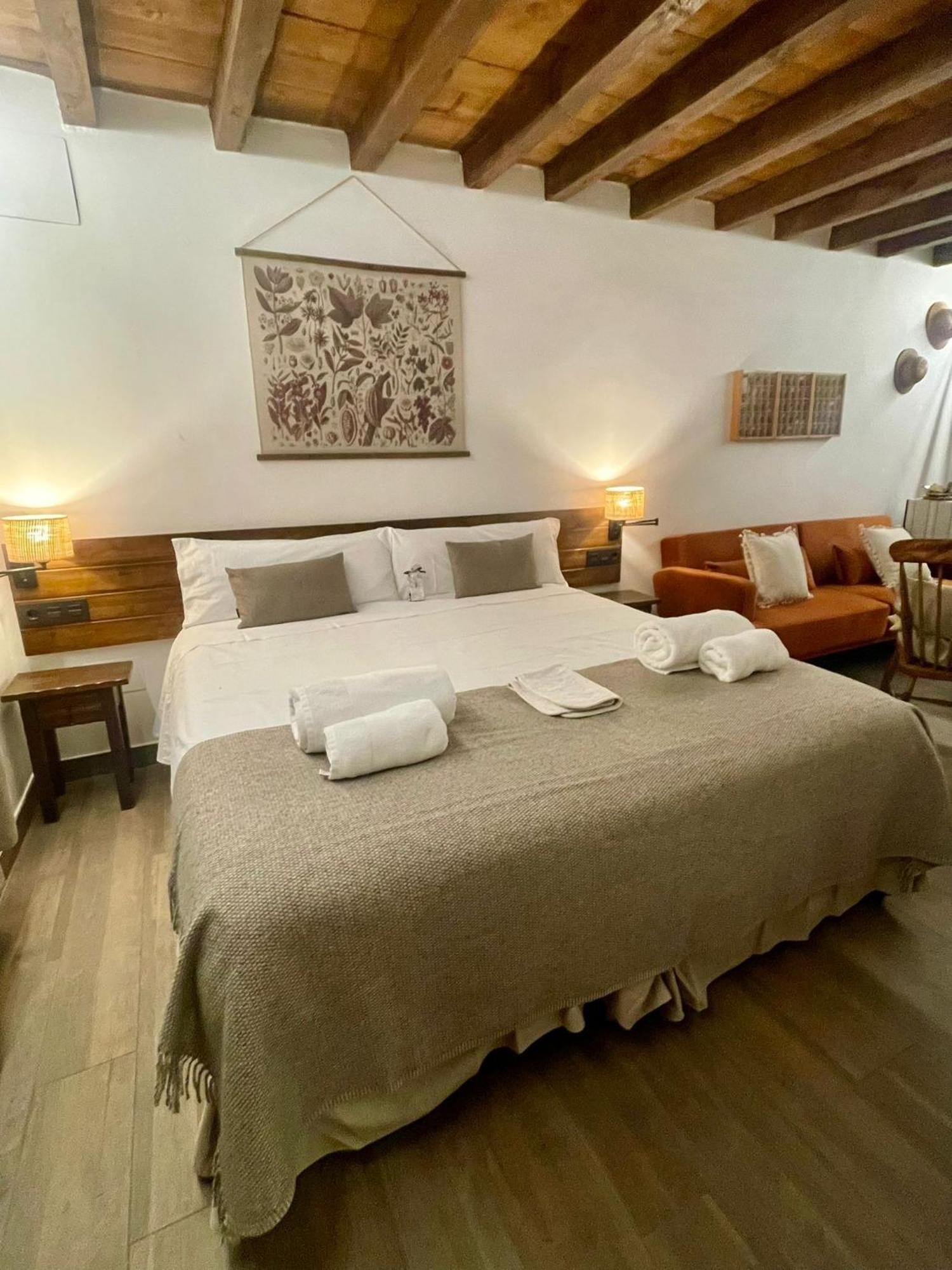 La Casa Del Cantero Pinilla del Valle Eksteriør bilde