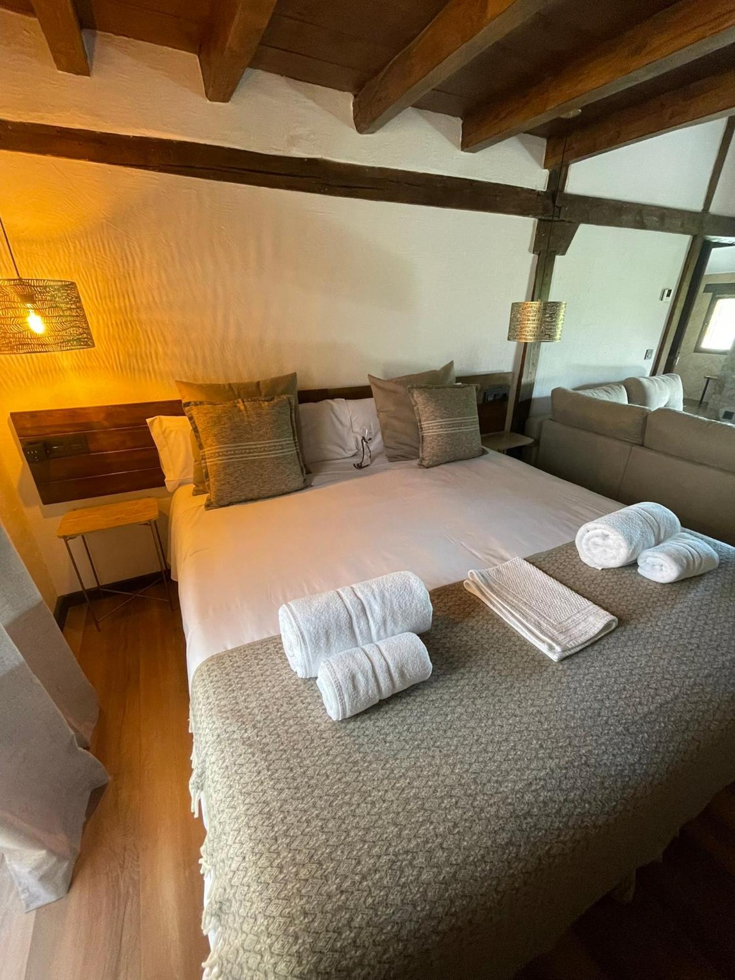 La Casa Del Cantero Pinilla del Valle Eksteriør bilde