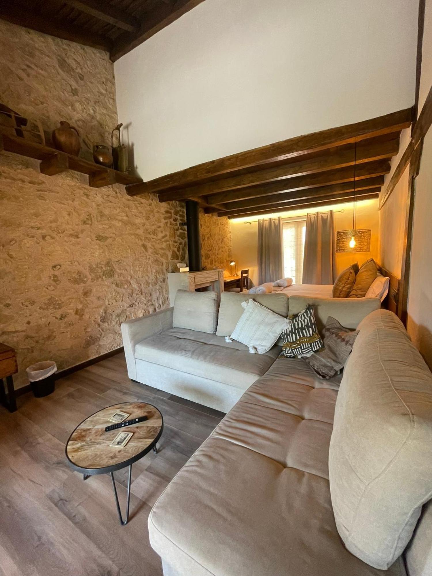 La Casa Del Cantero Pinilla del Valle Eksteriør bilde